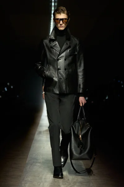 Look 26